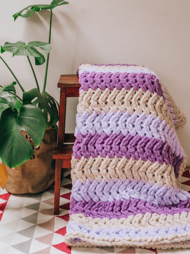 10 Fun Christmas Gifts: Create a Cozy Blanket